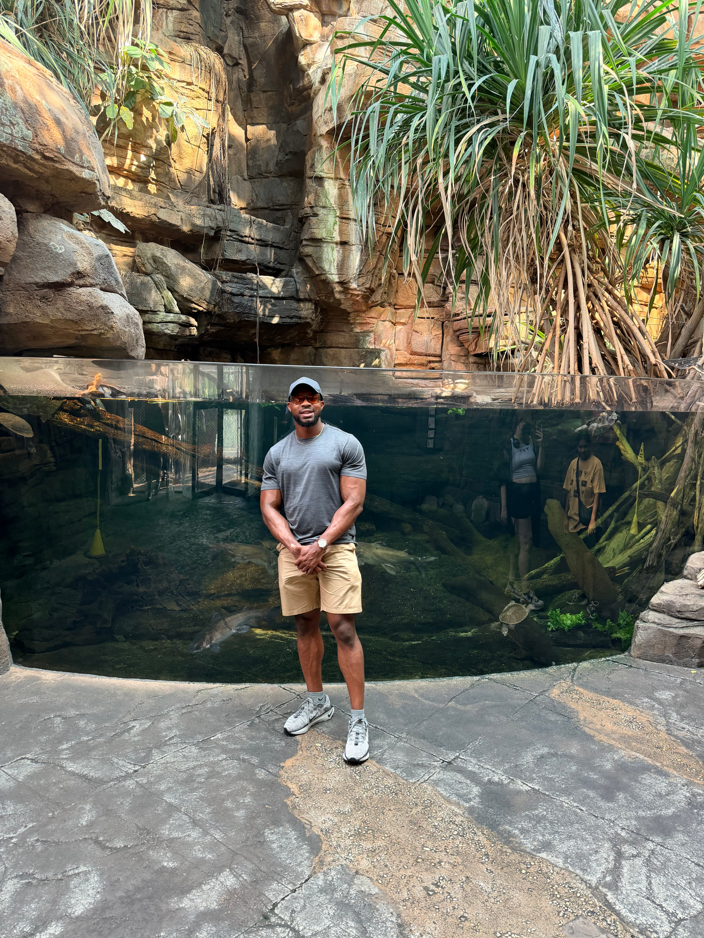 Exploring an aquarium